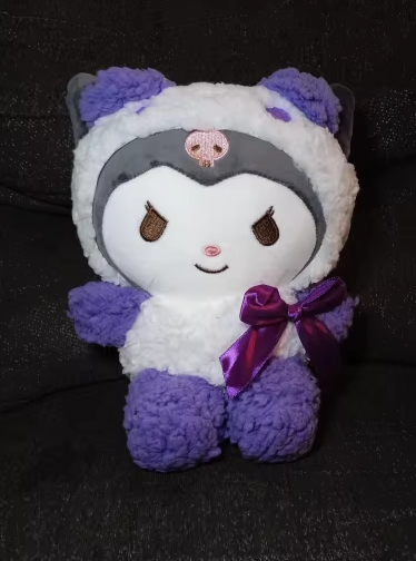 Peluche kuromi lana morada por si tienes frio mientras lloras x tu ex